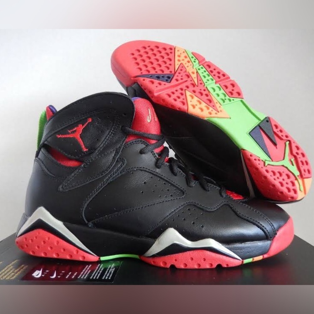 Air Jordan 7 Retro Black/University Red-Green Pulse-Cool Grey